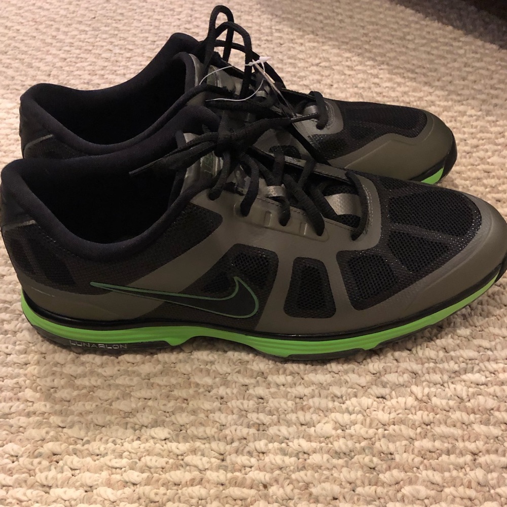 New Men’s Nike Golf Shoes - NEVER WORN. Tags